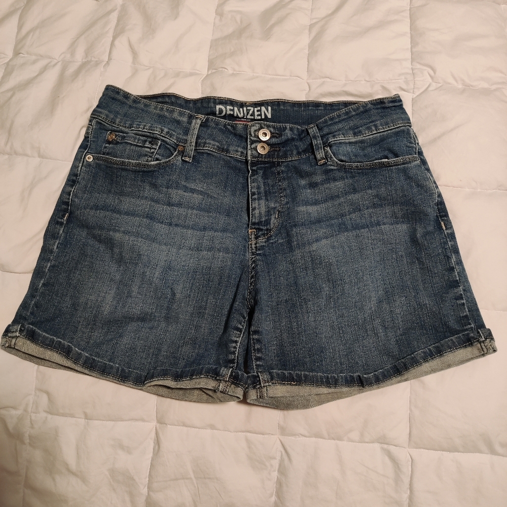 Classic Levi's Jean Shorts